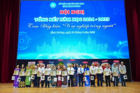 Tuyên dương, khen thưởng nhiều tập thể, cá nhân tiêu biểu của ngành giáo dục và đào tạo