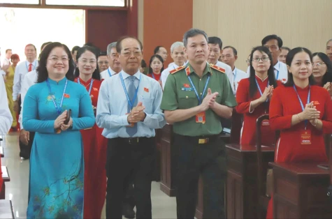 Sáng 7-8, Đảng bộ phường Tân Uyên, TPHCM tổ chức Đại hội đại biểu lần thứ I, nhiệm kỳ 2025-2030, với sự tham dự của 250 đại biểu chính thức từ 48 chi, Đảng bộ trực thuộc.